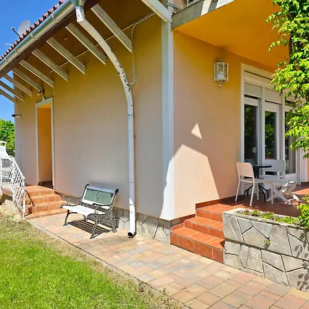 No 54 House Eva Holiday home Vonyarcvashegy