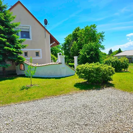 No 54 House Eva Vonyarcvashegy