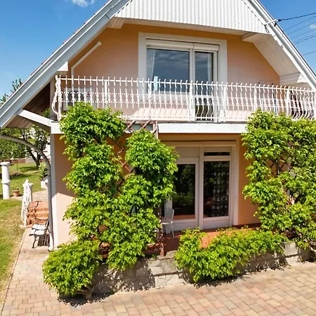 No 54 House Eva Nyaraló *